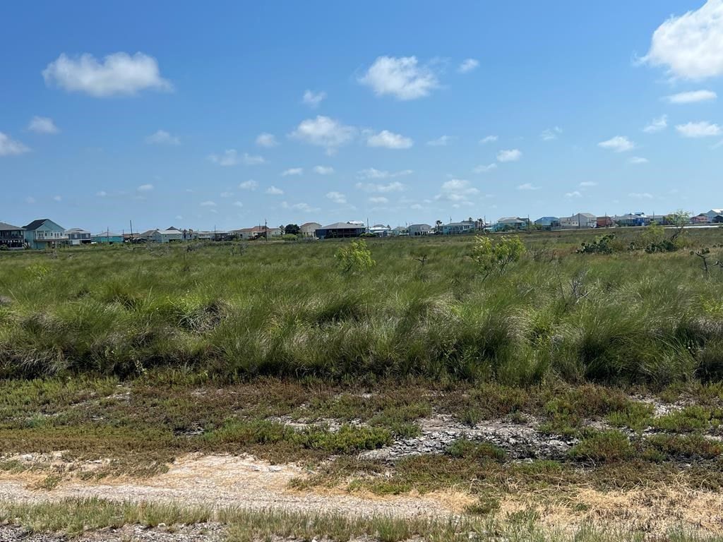 663 664 Northwest Dr, Rockport, TX 78382 — photo 2
