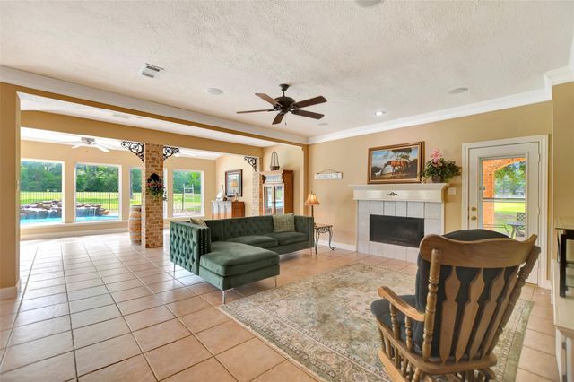 29545 Dobbin Huffsmith Road, Magnolia, TX 77354