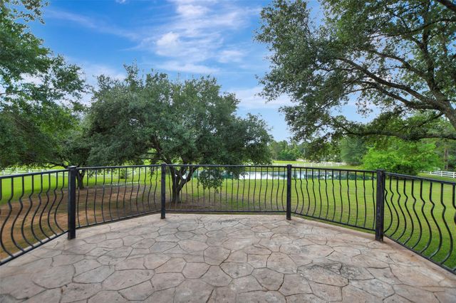 29545 Dobbin Huffsmith Road, Magnolia, TX 77354