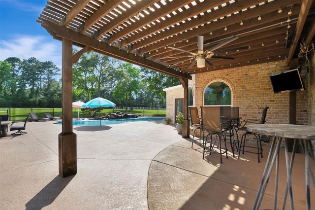 29545 Dobbin Huffsmith Road, Magnolia, TX 77354
