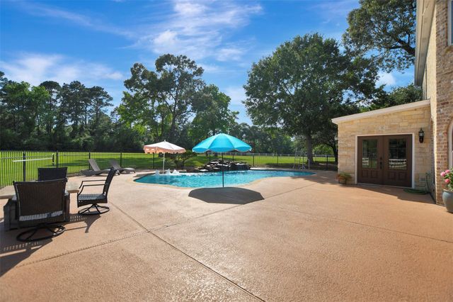 29545 Dobbin Huffsmith Road, Magnolia, TX 77354