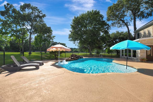 29545 Dobbin Huffsmith Road, Magnolia, TX 77354