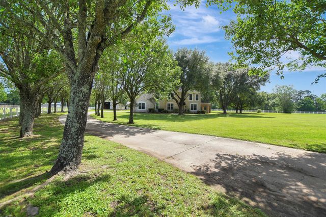 29545 Dobbin Huffsmith Road, Magnolia, TX 77354