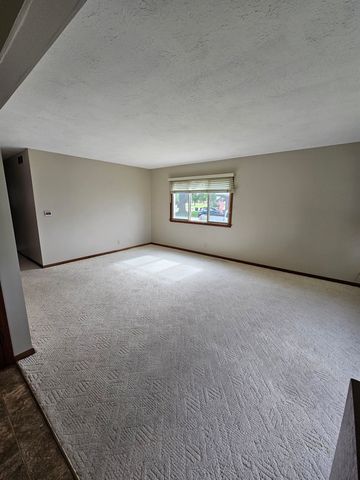 507 Akron, Augusta, KS 67010