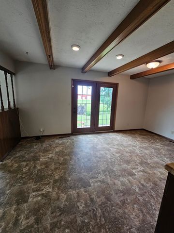 507 Akron, Augusta, KS 67010