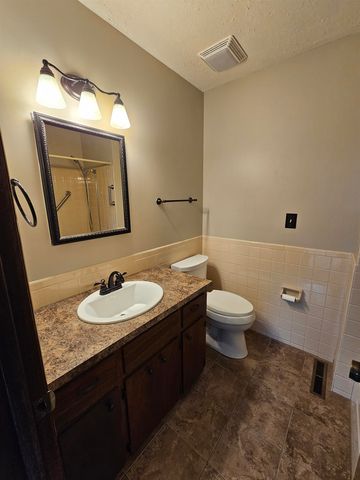 507 Akron, Augusta, KS 67010