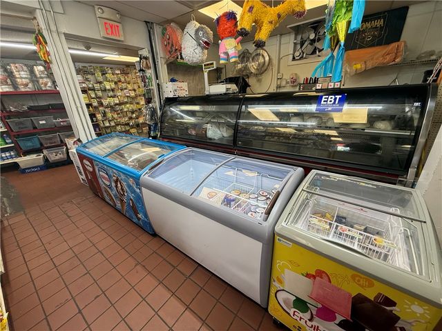 273 Academy Avenue, Providence, RI 02908