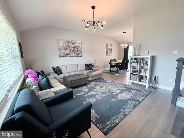 214 WELSFORD RD, Fairless Hills, PA 19030