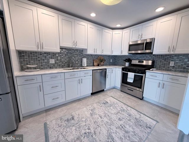 214 WELSFORD RD, Fairless Hills, PA 19030