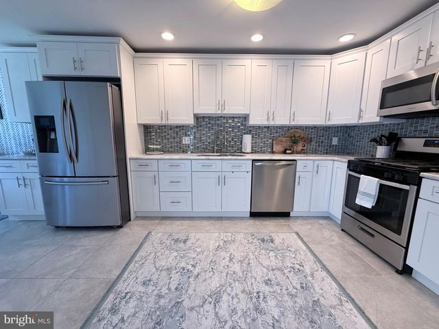 214 WELSFORD RD, Fairless Hills, PA 19030