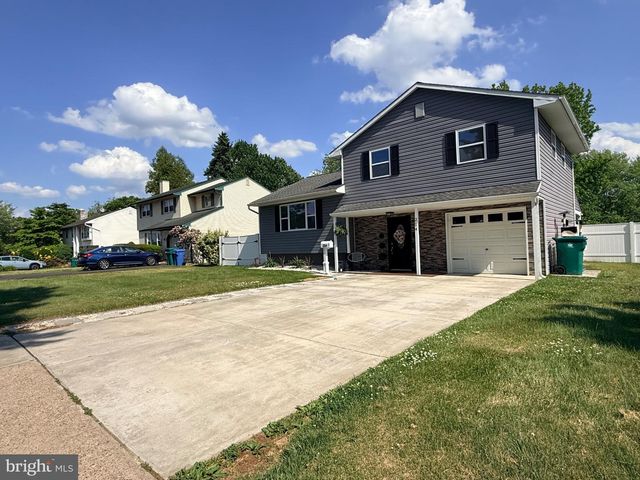 214 WELSFORD RD, Fairless Hills, PA 19030