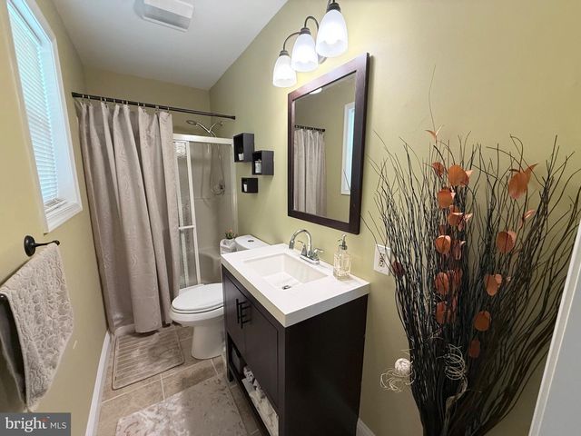214 WELSFORD RD, Fairless Hills, PA 19030