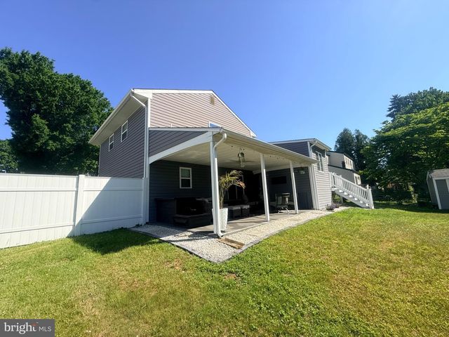 214 WELSFORD RD, Fairless Hills, PA 19030