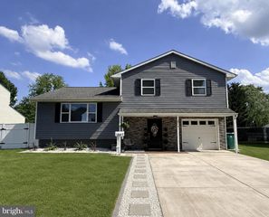 214 WELSFORD RD, Fairless Hills, PA 19030