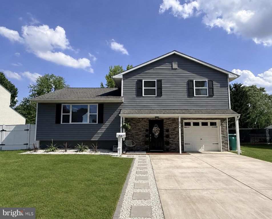 214 WELSFORD RD, Fairless Hills, PA 19030