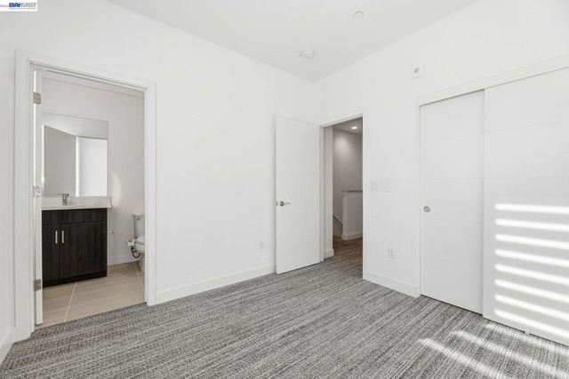 931 Edy Ln, Oakland, CA 94607