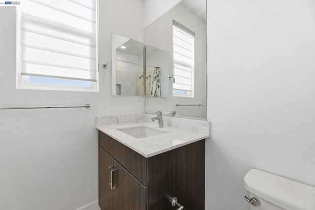 931 Edy Ln, Oakland, CA 94607