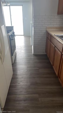 30058 Halecreek Street, Romulus, MI 48174