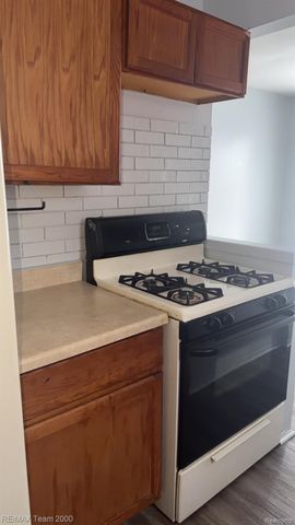 30058 Halecreek Street, Romulus, MI 48174