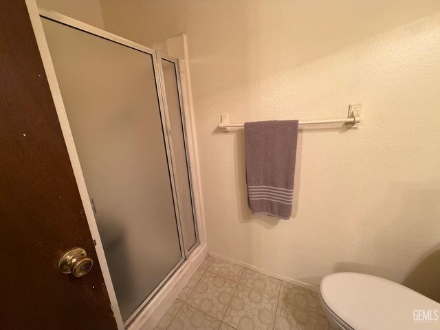 2005 Avondale Drive, Bakersfield, CA 93306