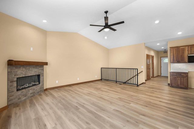 638 Sunset & 217 Dale Drive, Lodi, WI 53555