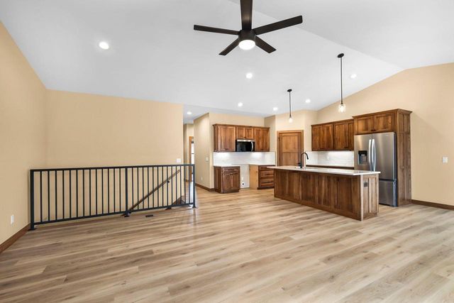 638 Sunset & 217 Dale Drive, Lodi, WI 53555