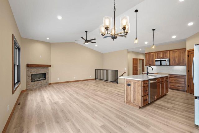 638 Sunset & 217 Dale Drive, Lodi, WI 53555