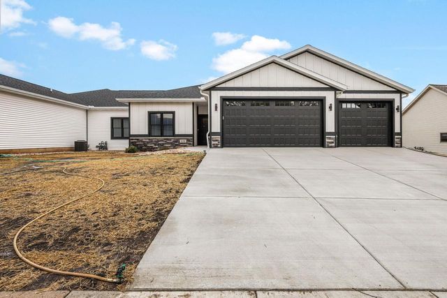 638 Sunset & 217 Dale Drive, Lodi, WI 53555