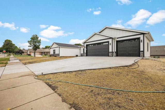 638 Sunset & 217 Dale Drive, Lodi, WI 53555
