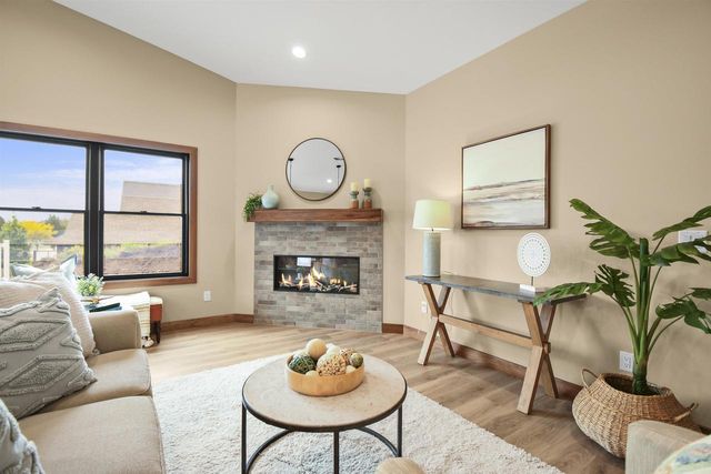 638 Sunset & 217 Dale Drive, Lodi, WI 53555