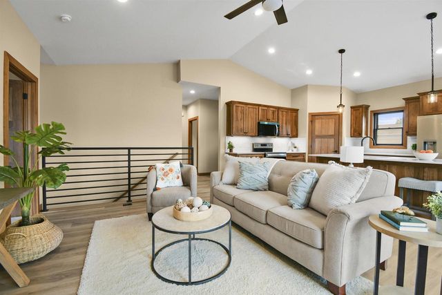 638 Sunset & 217 Dale Drive, Lodi, WI 53555