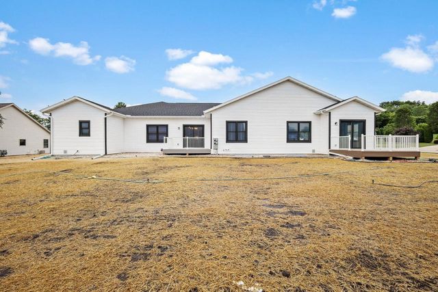 638 Sunset & 217 Dale Drive, Lodi, WI 53555