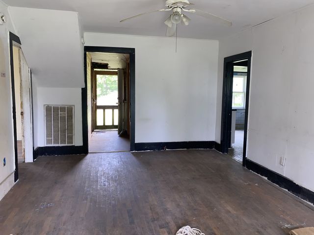 1499 Turnpike Rd, Summertown, TN 38483