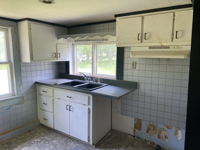 1499 Turnpike Rd, Summertown, TN 38483