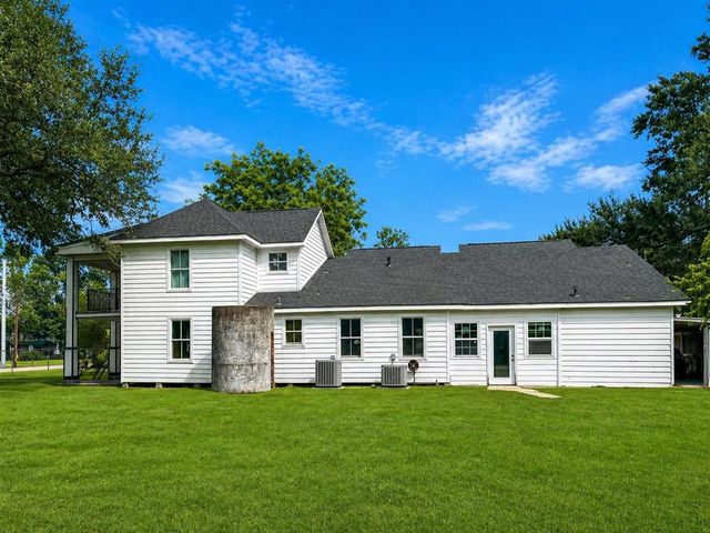 401 W First St Street, Iowa, LA 70647