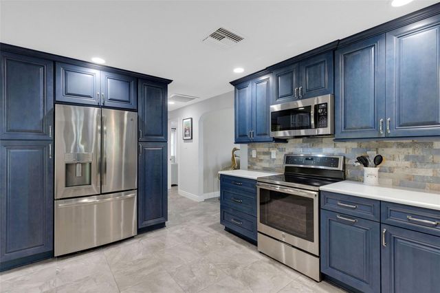 2529 SUNSET DRIVE, Largo, FL 33770