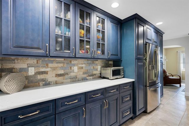 2529 SUNSET DRIVE, Largo, FL 33770