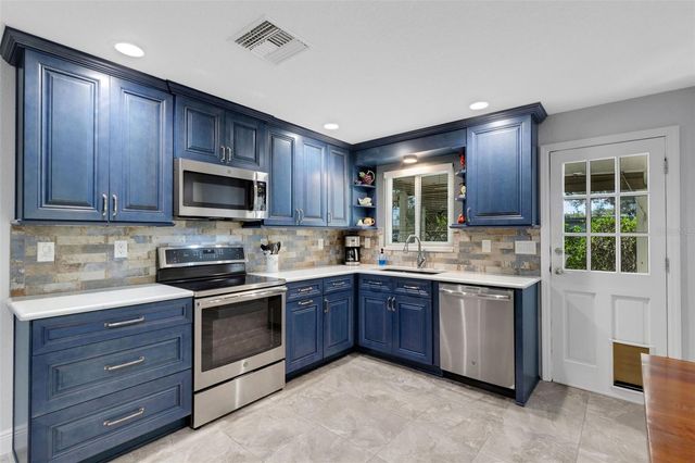 2529 SUNSET DRIVE, Largo, FL 33770