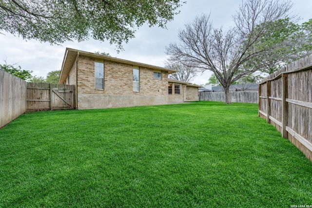 2011 Broken Oak, San Antonio, TX 78232