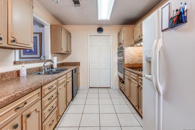 2011 Broken Oak, San Antonio, TX 78232