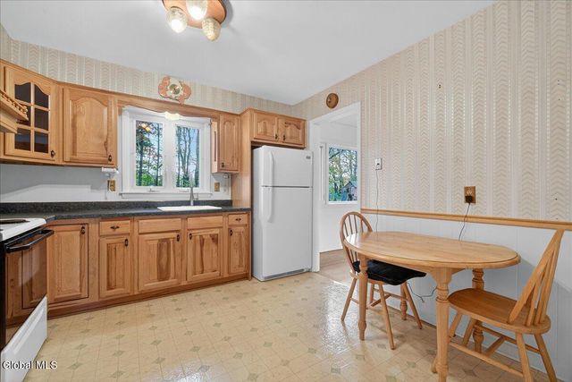 44 Damask Drive, Clifton Park, NY 12065