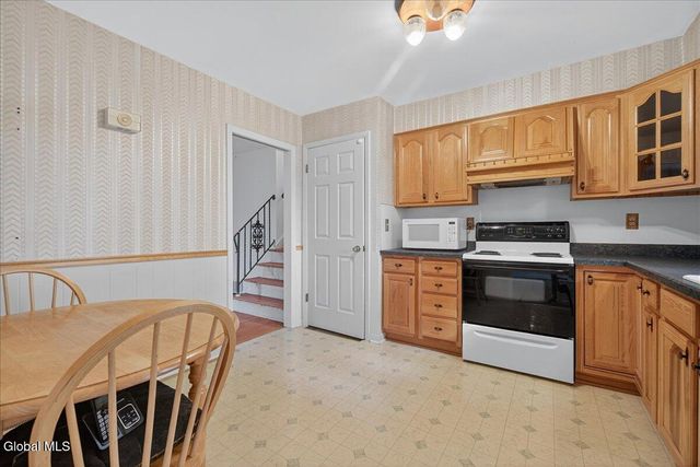 44 Damask Drive, Clifton Park, NY 12065