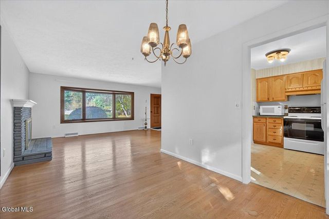 44 Damask Drive, Clifton Park, NY 12065