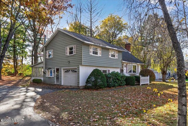 44 Damask Drive, Clifton Park, NY 12065