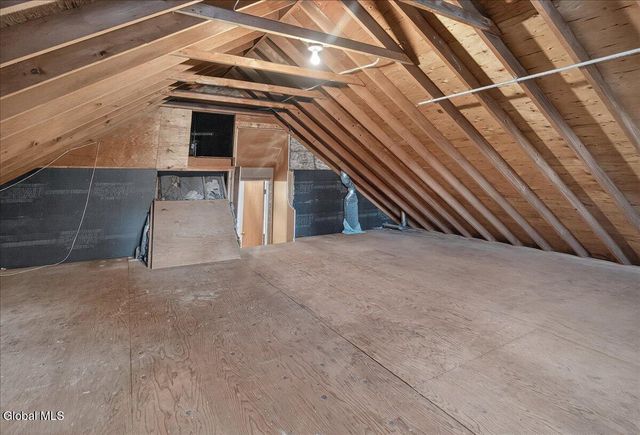 44 Damask Drive, Clifton Park, NY 12065