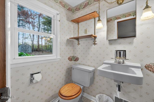 44 Damask Drive, Clifton Park, NY 12065