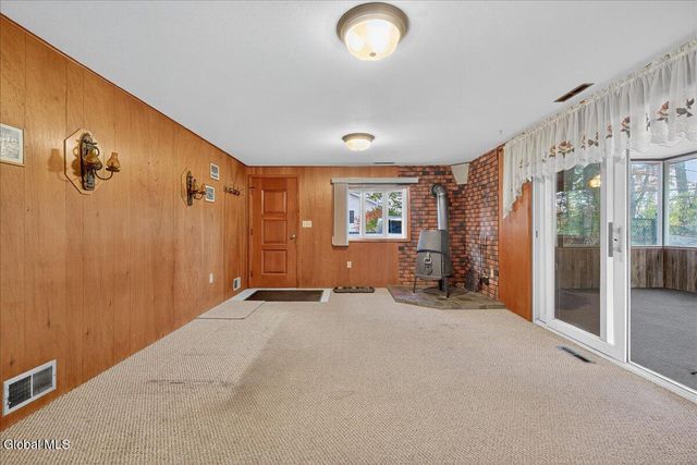 44 Damask Drive, Clifton Park, NY 12065