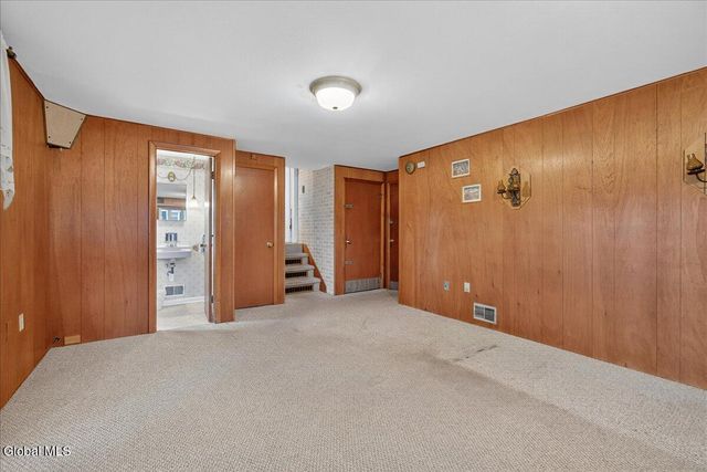 44 Damask Drive, Clifton Park, NY 12065