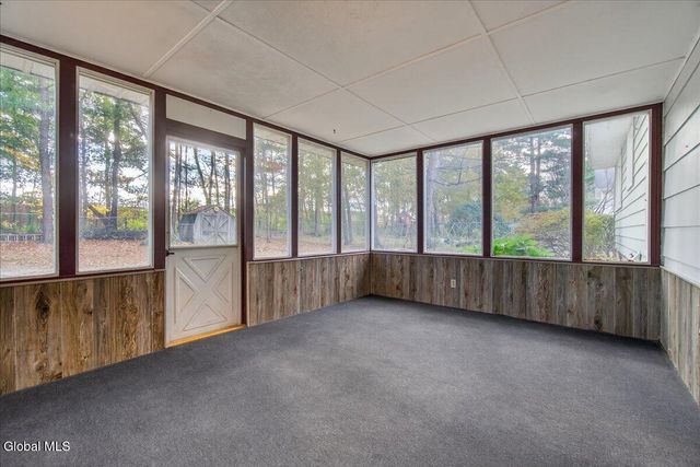 44 Damask Drive, Clifton Park, NY 12065