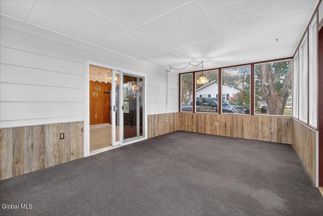 44 Damask Drive, Clifton Park, NY 12065